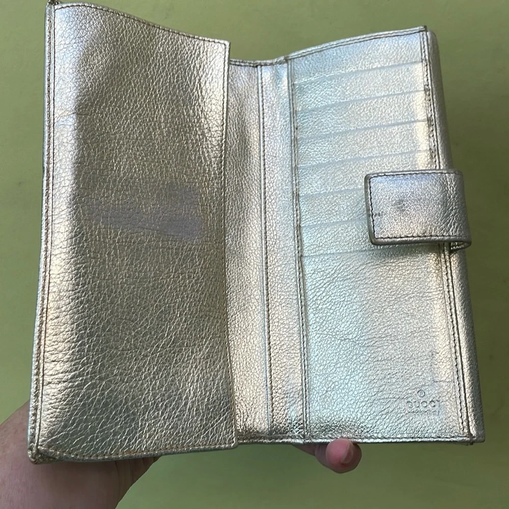 Large Vintage metallic gold Gucci pebbled leather wallet - Picture 8 of 12